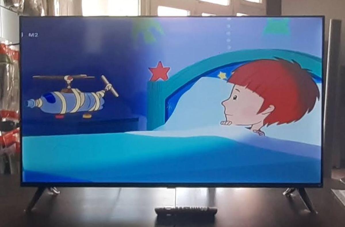 TCL 40FS540 40 colos (102 cm) Full HD Smart TV – Értékcsökkentett készülék