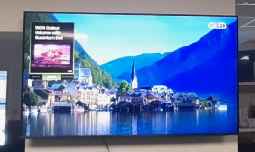 55" (139 cm) Samsung GQ55Q70D 4K QLED Smart TV – 120Hz, HDR, WiFi, Értékcsökkentett készülék, garanciával