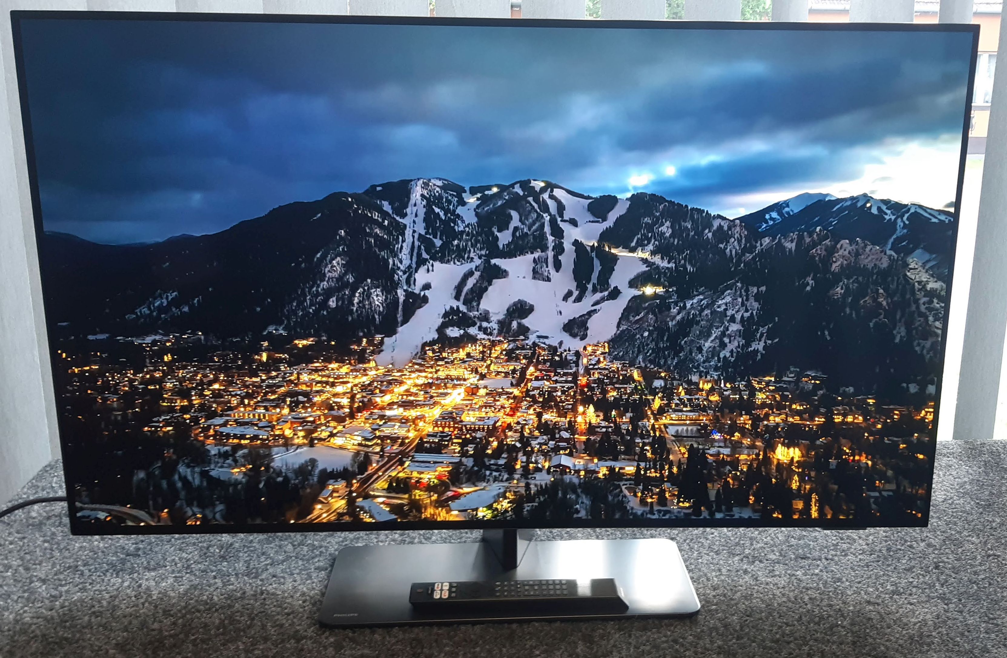 42" (106 cm) Philips 42OLED808/12 4K OLED Ambilight Smart TV – Dolby Vision, Google TV, Értékcsökkentett készülék, garanciával