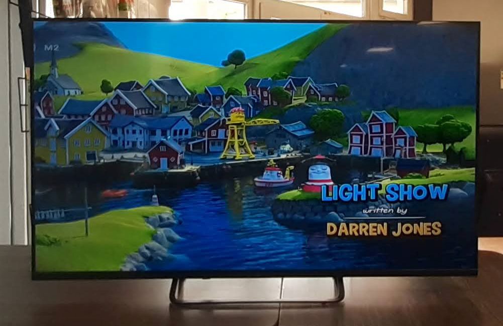 ESSENTIEL 43QLED306